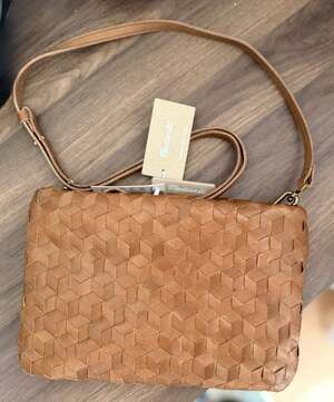 Madewell The Puff Crossbody Bag: Woven Leather Edition in English Saddle